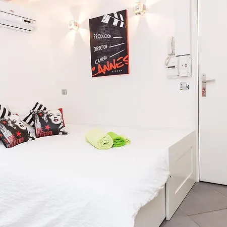 Beau Studio 2mn A Pied Du Palais Des Festivals アパート *
